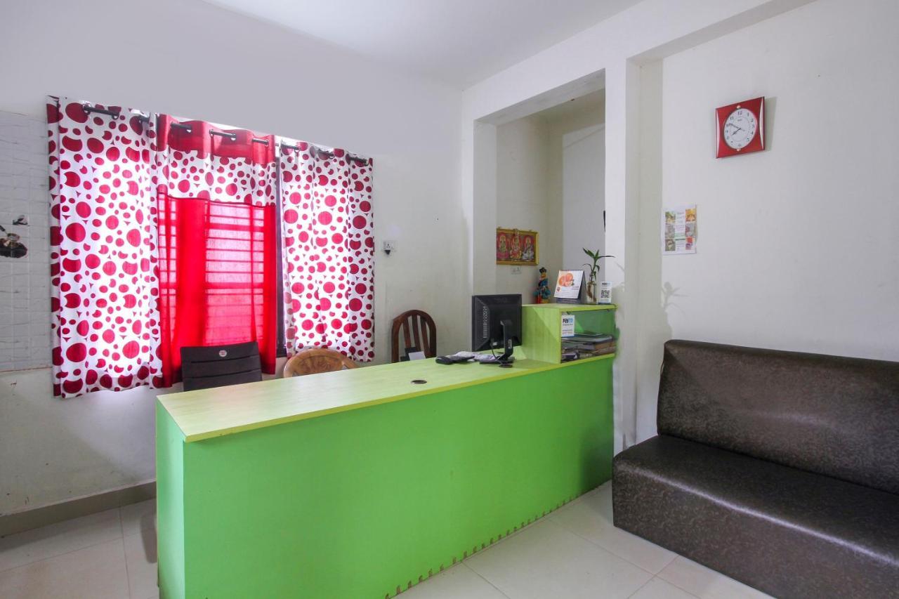 Oyo 68307 Green Line Service Apartments มาดิเครี ภายนอก รูปภาพ